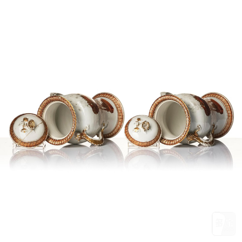 A pair of fine Chinese Export vases with covers, - 图5
